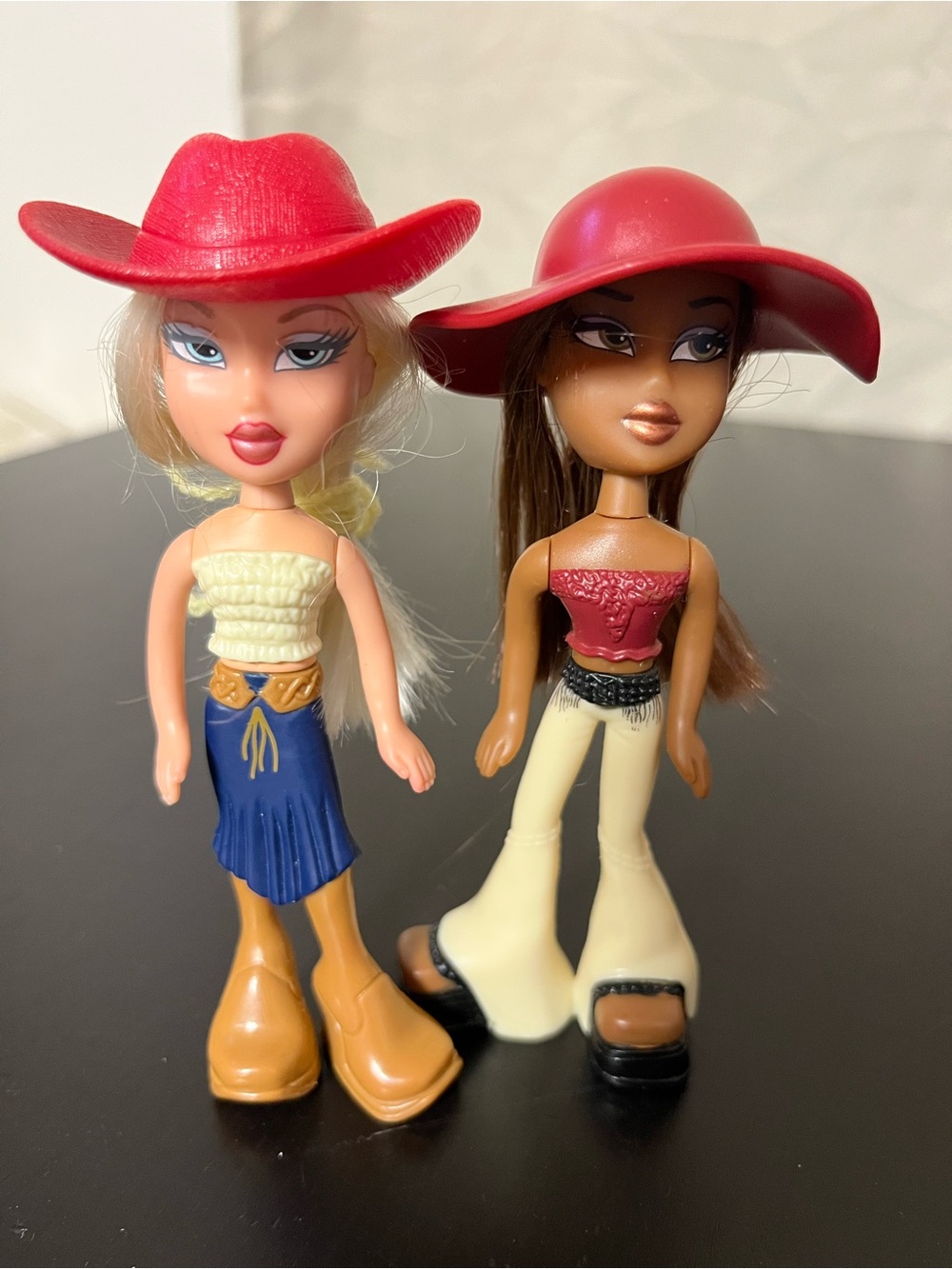 2003 McDonald's Happy Meal Bratz miniature fashion figures
 (Set of 2)